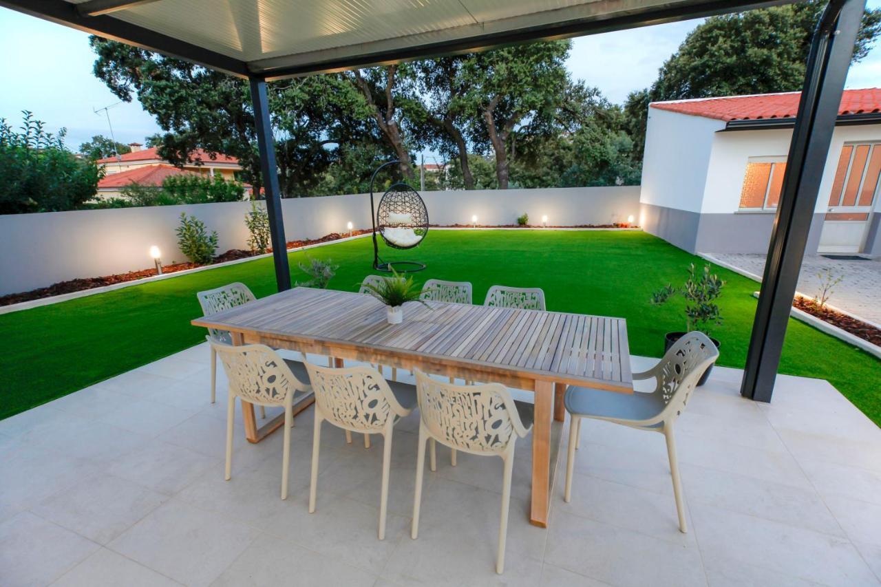 Modern Apartment With Garden Fátima Buitenkant foto
